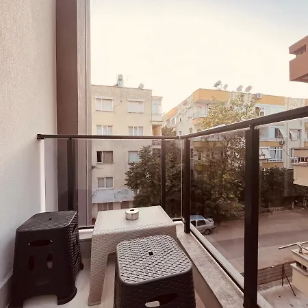 8 High-speed Internet Smart Tv Air Conditioned *