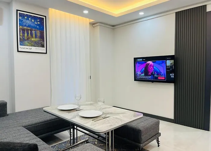 8 High-speed Internet Smart Tv Air Conditioned