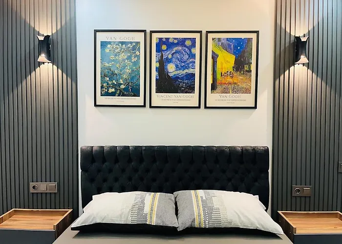 8 High-speed Internet Smart Tv Air Conditioned